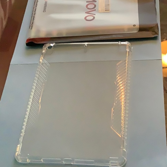 Clear TPU case for iPad 10.2” 2019 7/8 Generation - Picture 4 of 4